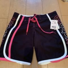 ビラボン　サーフパンツ 水着　新品未使用タグつき　ブラック　定価6825円のサムネイル