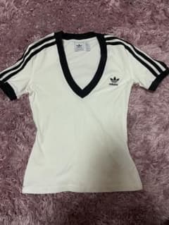 adidas 半袖Tシャツ Vネックのサムネイル