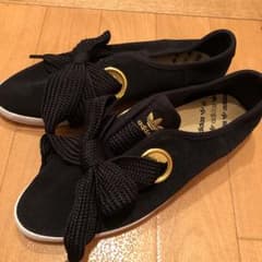adidas スニーカー 24.5のサムネイル