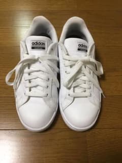adidas アディダス　スニーカー【24.0㎝】のサムネイル