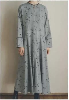CLANE DRESS FLOWER PIN TUCK ONE PIECE Iのサムネイル