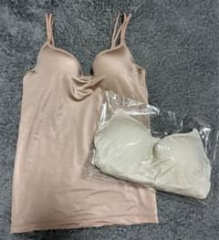 ★週末限定値下げ★カップ付きキャミソール M 2枚セット ツーハッチのサムネイル