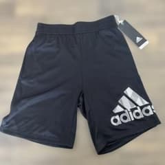 新品　アディダス　adidas ブラック ハーフパンツ　130のサムネイル