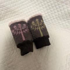 ミナペルホネン ハンドウォーマー りんごブラウン ハンドメイド - メルカリ