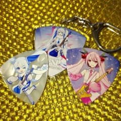ひみつのアイプリ　初音ミク　雪ミク　桜ミク　キーホルダーセット 初音ミク 桜ミク 雪ミク ピック ESP キーホルダー セット - メルカリ