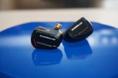 CVJ Shadow Blade IEM イヤホン 有線 振動 中華のサムネイル