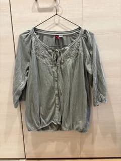 H&M 刺繍ブラウス カーキ 34サイズのサムネイル