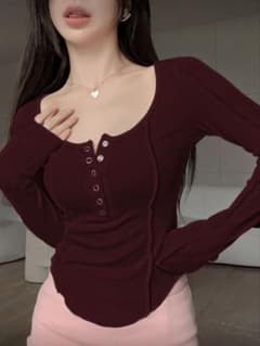 DAZY ボタン前 カーブへムTシャツ、秋服長袖レディーストップスのサムネイル