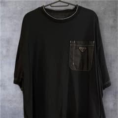PRADA ブラック Tシャツ 22SS UJN790のサムネイル