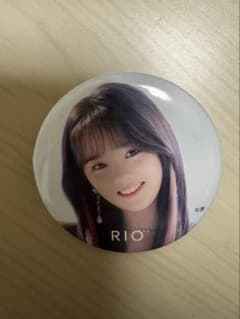 NiziU 缶バッチ RIO - メルカリ