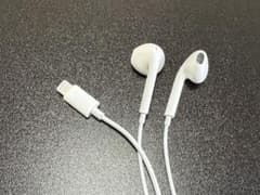 Apple純正イヤホン　Lightningケーブルのサムネイル
