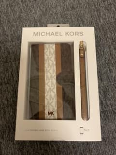 MICHEAL KORS♡iPhone  XRケース  最終お値下げ‼️のサムネイル