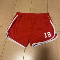 赤　ホットパンツのサムネイル