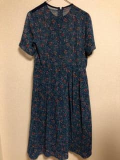 小花柄ワンピースのサムネイル
