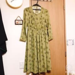 花柄ワンピース earth music&ecology※今週末処分！のサムネイル