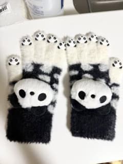 ふわふわパンダ柄の冬用手袋のサムネイル