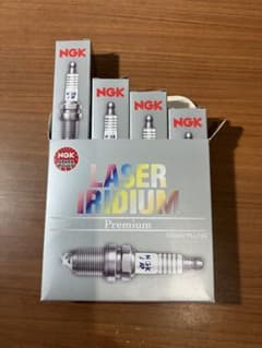 CRF1000l NGK LASER IRIDIUM スパークプラグ 4個入りのサムネイル