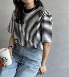 フレッドペリー　 ファインボーダー ワンポイントロゴ刺繍ショートスリーブTシャツのサムネイル