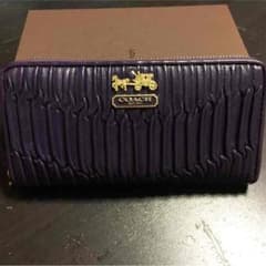 お値下げしました♡【極美品】本物保証　COACH　長財布のサムネイル