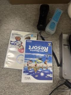 Wii本体とWii Sportsセットあとマリカのサムネイル