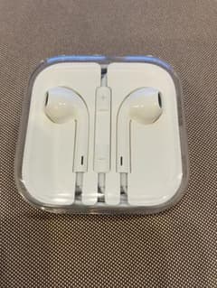 Apple EarPods ホワイト ケース付きのサムネイル