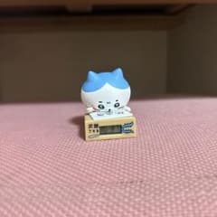 ちいかわ　ガチャ　ダンボールウォッチ　時計　ハチワレのサムネイル