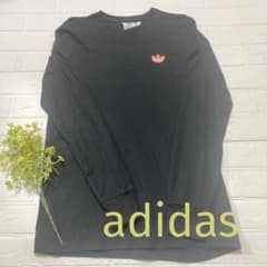 adidas トレーナーのサムネイル