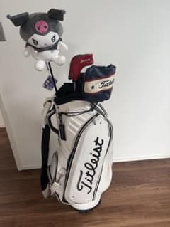 Titleist ホワイトキャディバッグ クラブ付きのサムネイル