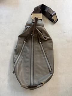 COACH コーチ グレー レザー ボディバッグのサムネイル