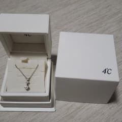 こうさま専用　4℃のネックレス　未使用のサムネイル