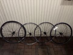 GIANT Iron Clog Wheels (Set of 4) for Road Bikes