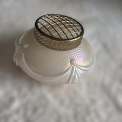 最終品アンティーク虹色ガラスの蓋付き花器 販売6/15迄アンティーク虹色ガラスの蓋付き花器 - メルカリ