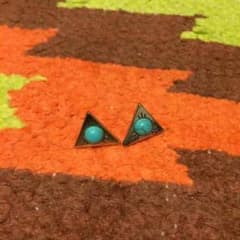 トライアングル ターコイズ ピアスのサムネイル
