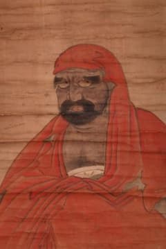 伝明兆 朱衣達摩図 室町期画家 赤脚子 仏画 禅宗 骨董 紙本 掛軸 伝明兆 朱衣達摩図 室町期画家 赤脚子 仏画 禅宗 骨董 紙本 掛軸