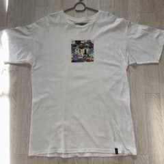 HUF ステッカーコラージュ グラフィック Tシャツ ホワイトのサムネイル
