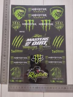 モンスターエナジー ステッカー 1シート 防水 バイク カスタム　自転車　スノボのサムネイル