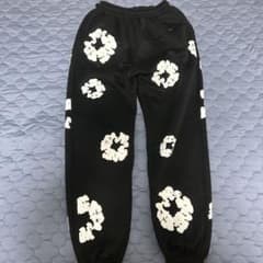 DENIM TEARS ブラック 花柄ジョガーパンツのサムネイル