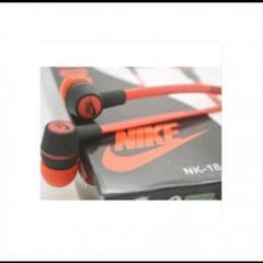NIKE　イヤホンのサムネイル