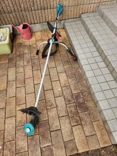 Makita 草刈り機 MUR190SDWF エンジン式22CC相当 - メルカリ
