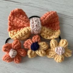 ハンドメイド ベビーキッズ ヘアゴム ぷっくりフラワー＆リボン お得な４点セットのサムネイル