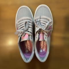 hummel グレー/ピンク ローカットスニーカー　　　　　箱無しタグ無し新品のサムネイル