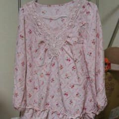 新品・美品 花柄チュニックのサムネイル