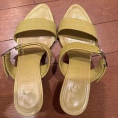 CHANEL サンダル イエロー 36.5のサムネイル