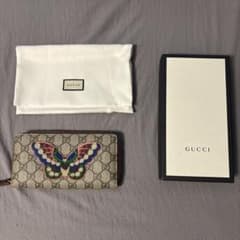 GUCCI GGスプリーム バタフライ 長財布のサムネイル