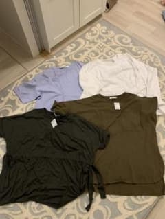 専用❗️新品Tシャツ、ニット4点セットまとめ売りのサムネイル