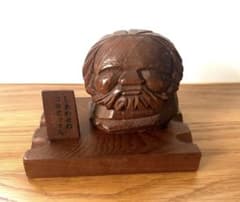北海道 工芸品 縁起物 しあわせのコロポックル 木彫り 置物 - メルカリ