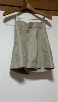 ハイウエスト ショートパンツ ベージュのサムネイル