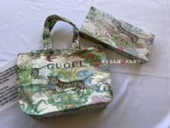 GUCCI ノベルティ 虎、花柄エコバッグ 小サイズ2点のみです。 - メルカリ