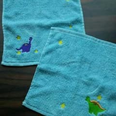 恐竜刺繍ハンカチのサムネイル
