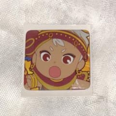 트위스테 스퀘어 캔 배지 칼림